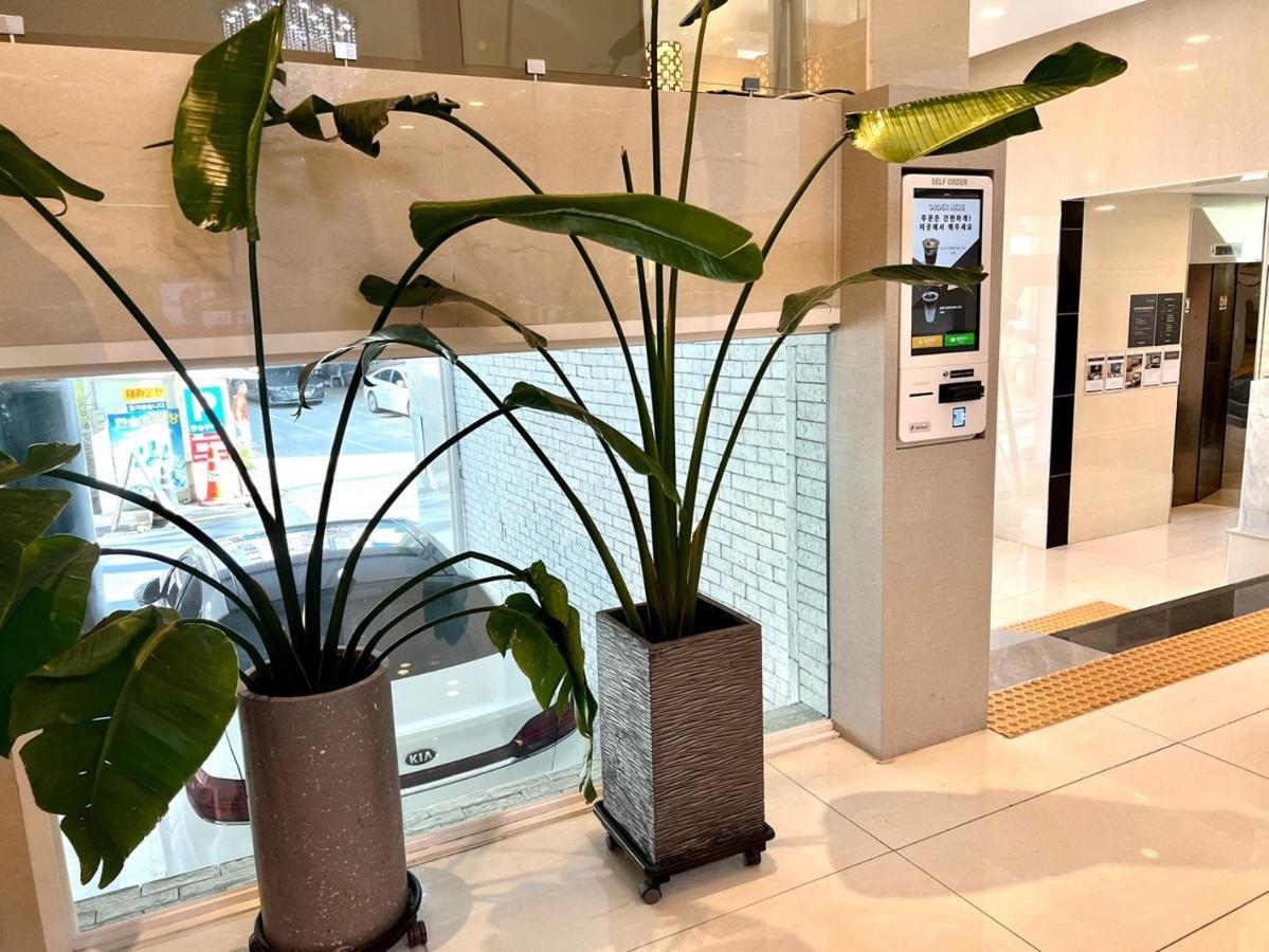 Seomyeon Ib Hotel Busan Exteriör bild