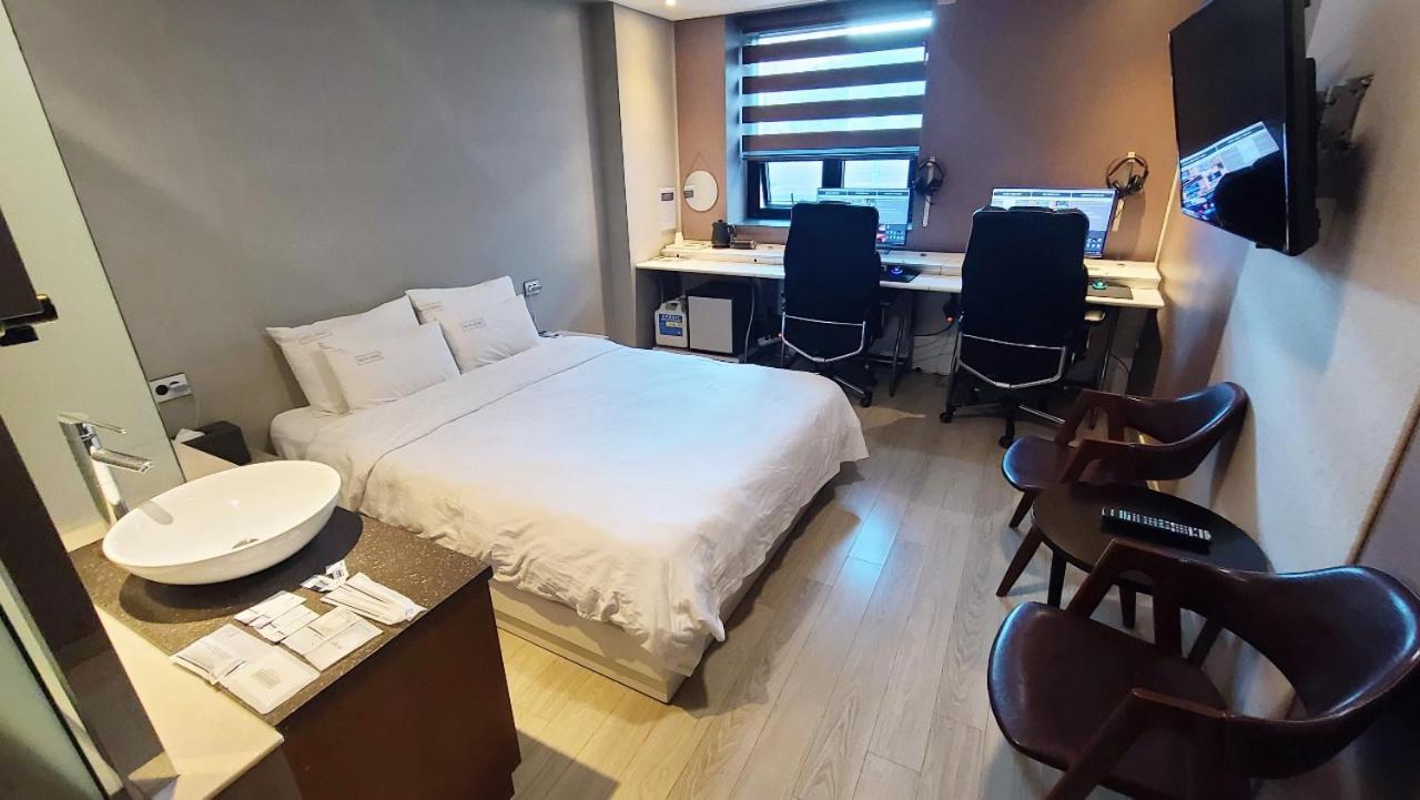 Seomyeon Ib Hotel Busan Exteriör bild