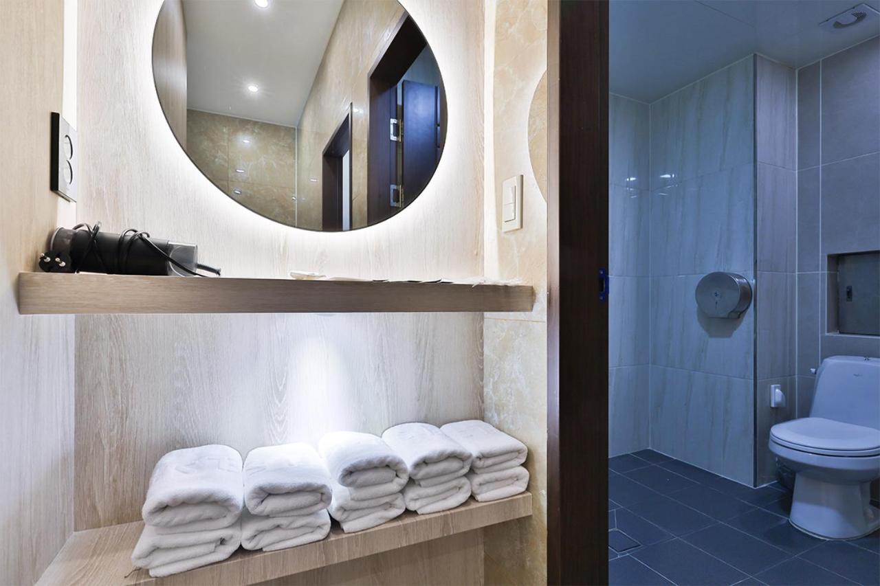 Seomyeon Ib Hotel Busan Exteriör bild