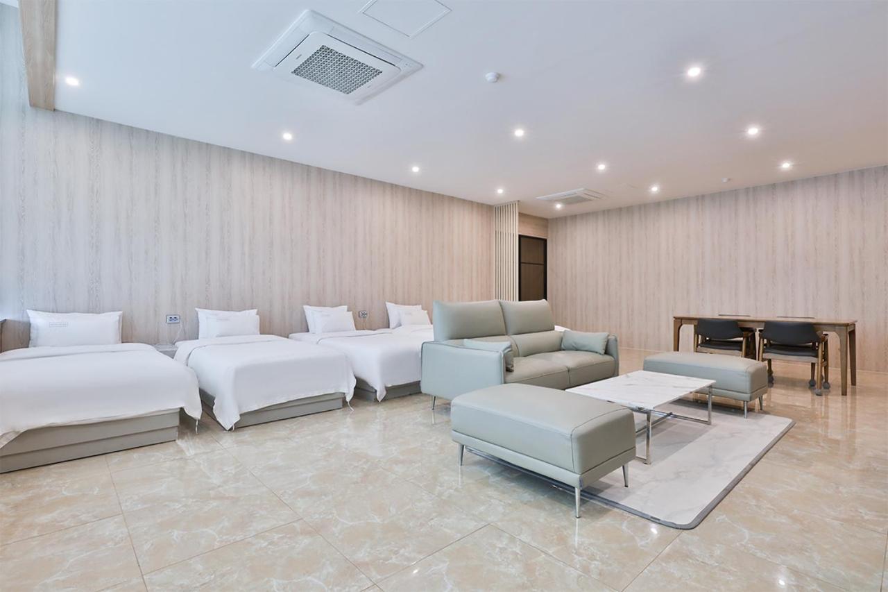 Seomyeon Ib Hotel Busan Exteriör bild