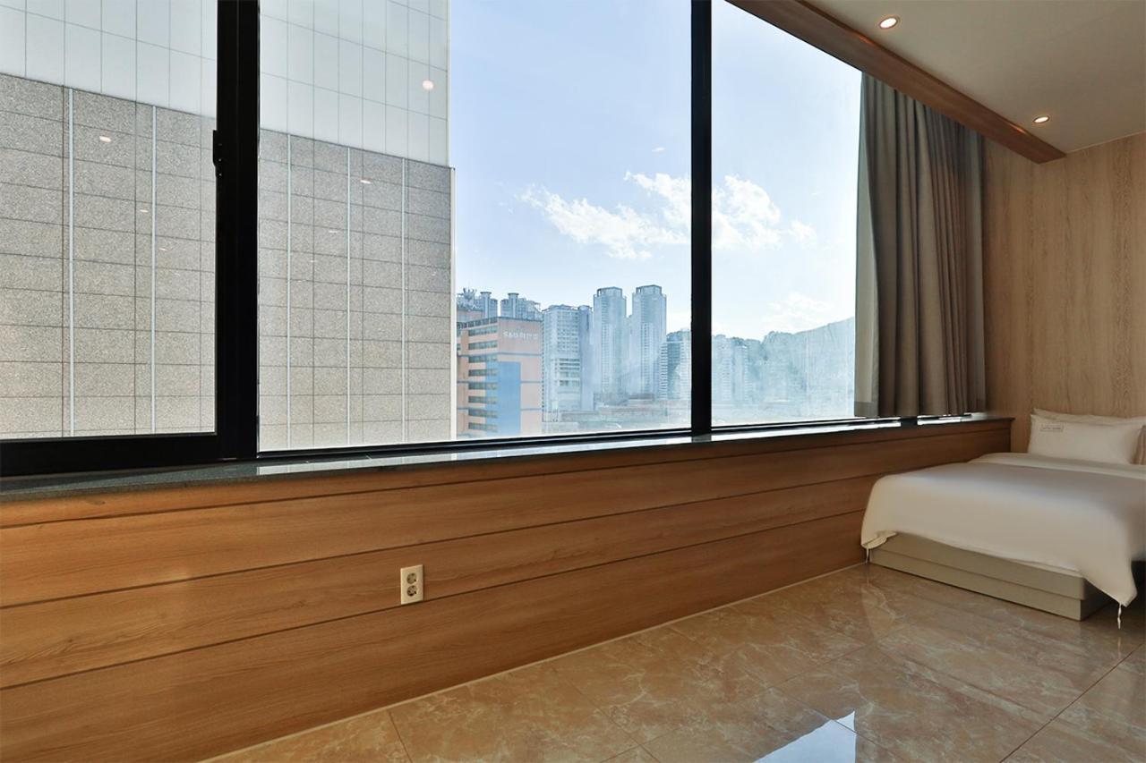 Seomyeon Ib Hotel Busan Exteriör bild